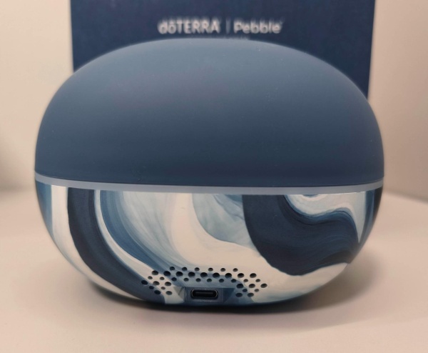 Набор dōTERRA «Аквамариновая весна» диффузор Pebble (100 мл) и смесь «Айлэнд минт» (15 мл)