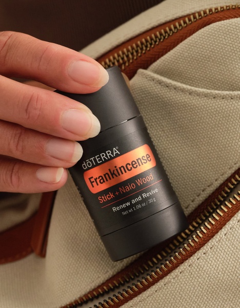 Стик «Ладан» doTERRA Frankincense Stick + Naio Wood, 30 г