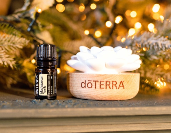Набор «Зимний сад» doTERRA с ванилью и керамическим диффузором, 5 мл