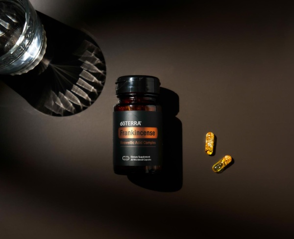 Комплекс dōTERRA с эфирным маслом ладана и босвеллиевой кислотой, 30 капсул