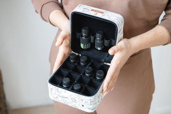 Органайзер для хранения масел с черно-белым принтом doTERRA (на 16 + 6 масел)