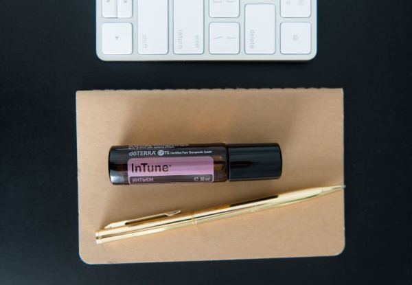 «ИнТьюн» смесь эфирных масел для концентрации, doTERRA InTune Touch, роллер 10 мл