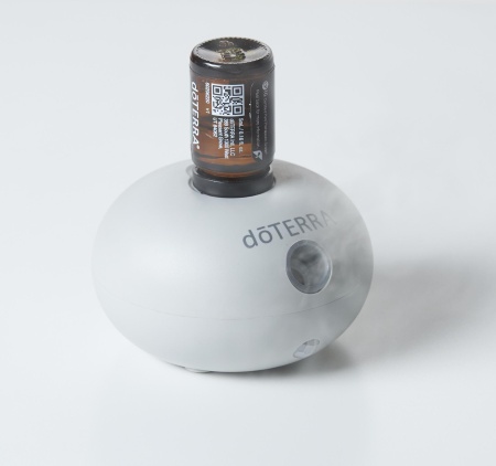 Набор dōTERRA «Солнце внутри» портативный диффузор Bubble серый с датчиком движения и "Солнечный цитрус", 15 мл