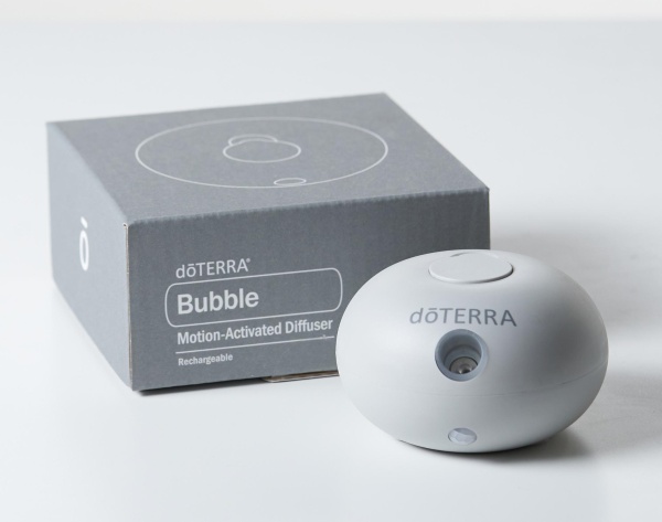 Набор doTERRA портативный диффузор Bubble с датчиком движения и масло Лимонная мята (Bergamot Mint), 15 мл